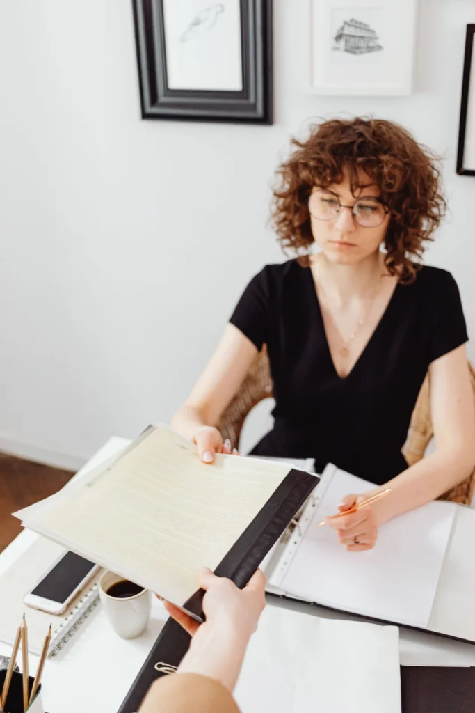 The importance of employment contracts, workplace policies and procedures 9 Employment contracts